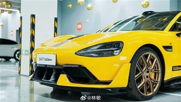 雷军转发！全网首批、福建首台挖孔版小米SU7 Ultra提车，车主发文
