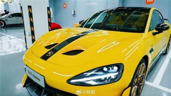 雷军转发！全网首批、福建首台挖孔版小米SU7 Ultra提车，车主发文