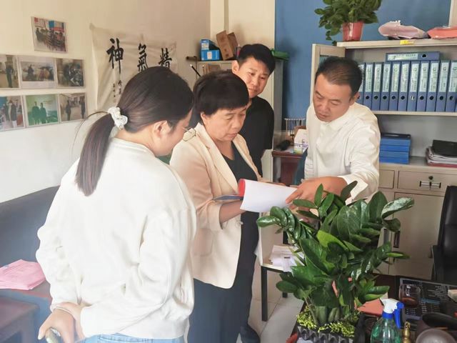 驻村帮扶书写检察答卷 挥毫泼墨点赞为民情怀