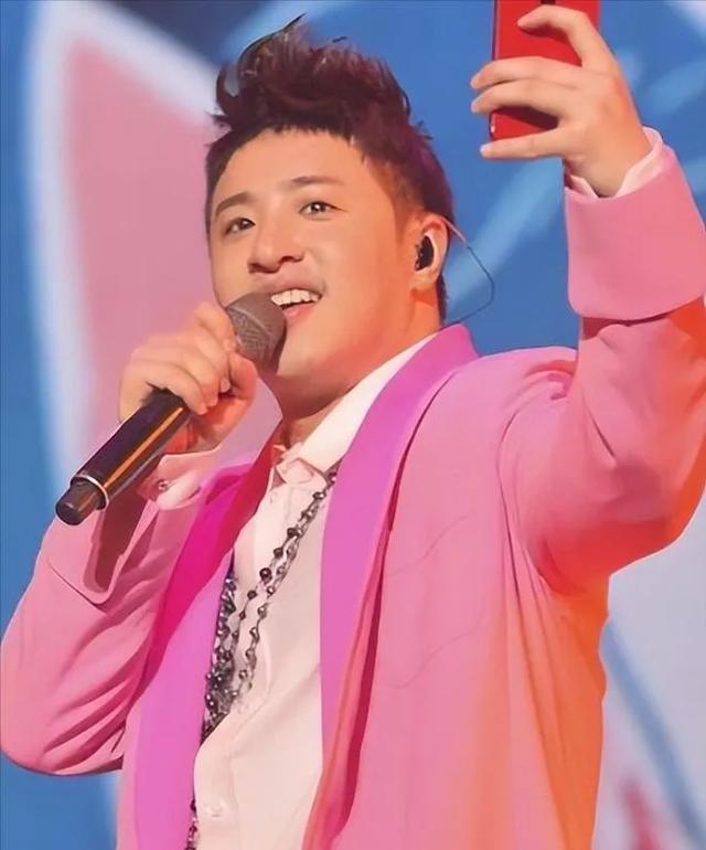 潘玮柏回应“突然变回20岁模样”，分享变瘦秘诀