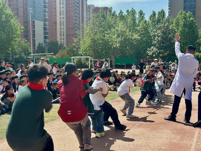 郑州市二七区佛岗小学科幻魔法秀引燃逐梦热情