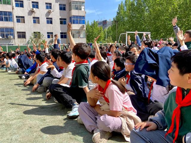 郑州市二七区佛岗小学科幻魔法秀引燃逐梦热情
