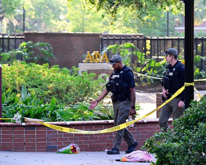 美佛罗里达州立大学枪击案已致2死，警方：男生用副警长母亲所购枪支行凶