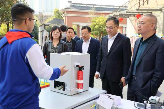 淘课啦！这所中学的“课程超市”让学习嗨起来！