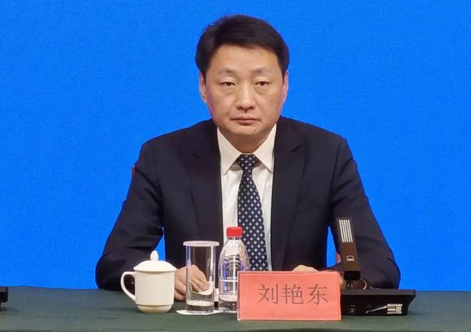 涉嫌严重违纪违法，新疆一副厅长任上被查！曾任乌鲁木齐市委副书记