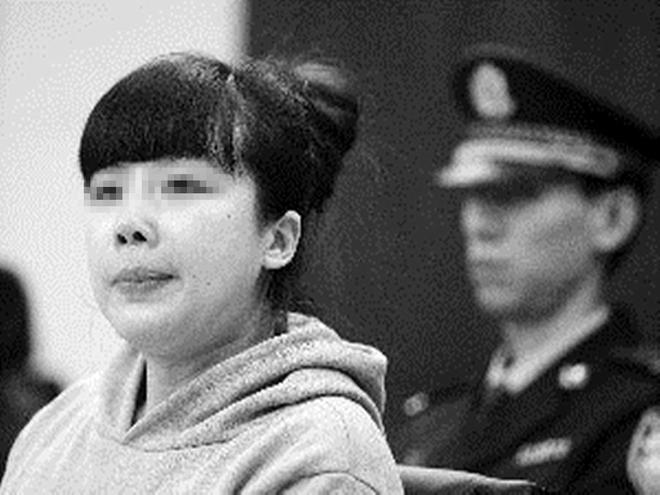 女子赌博欠贷，遭债主胁迫肉偿，女子肉偿后将债主杀死，被追刑责