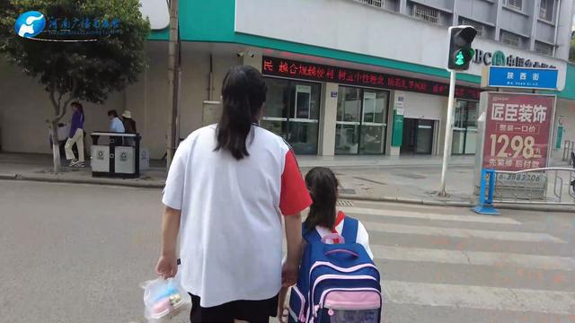 被醉驾撞碎的家庭 还欠着巨额抢救费