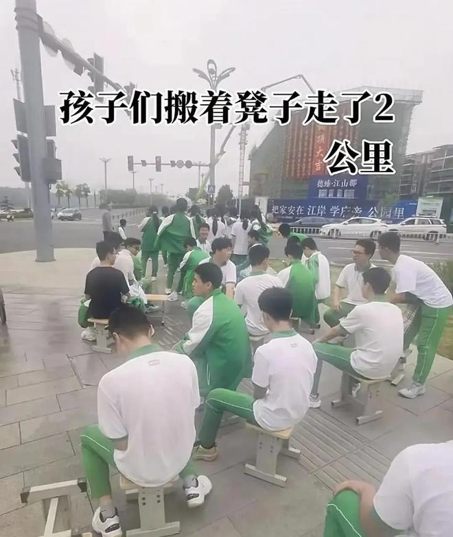 全体同学到医院和患病同学拍毕业照上热搜，很不幸，该同学已离世