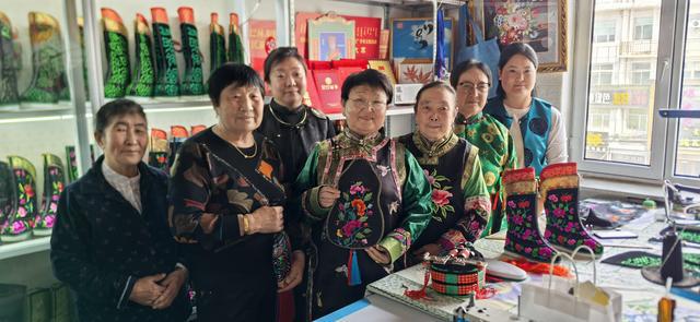草原上的匠心传承：探访巴林民族手工坊的非遗新生之路
