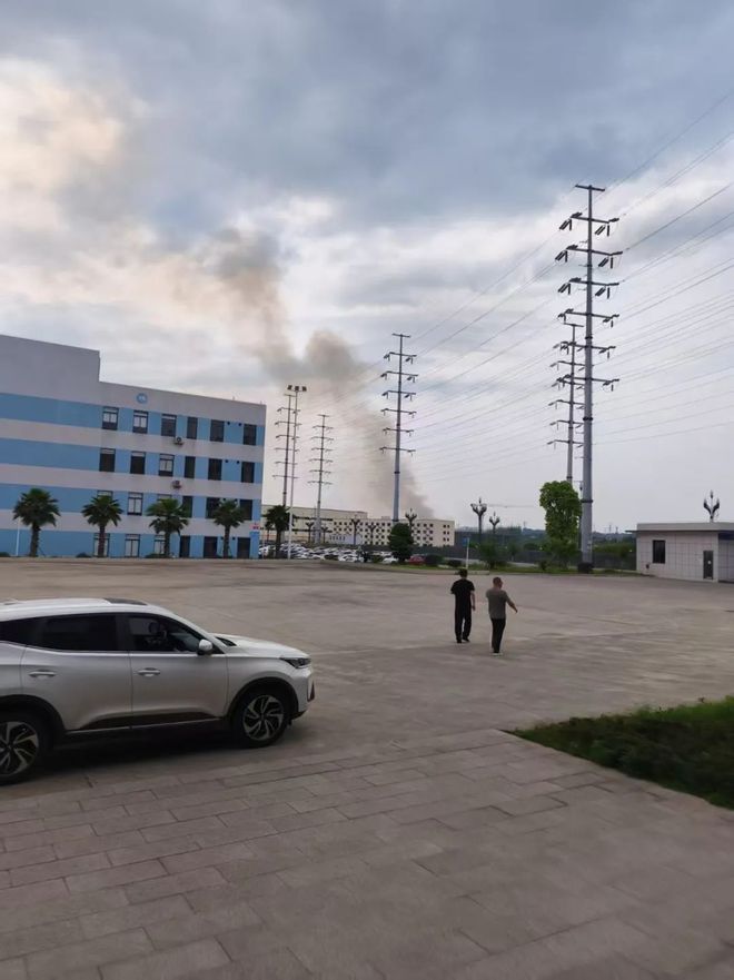 纺织厂遭员工故意纵火，损失惨重，员工纵火动机疑与克扣工资有关