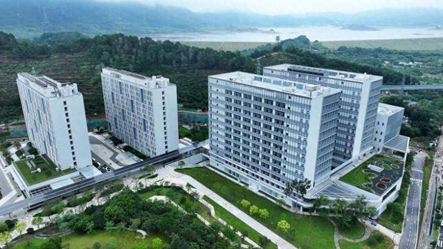 在豫招生高校朋友圈扩容 深圳理工大学2025首次来招生