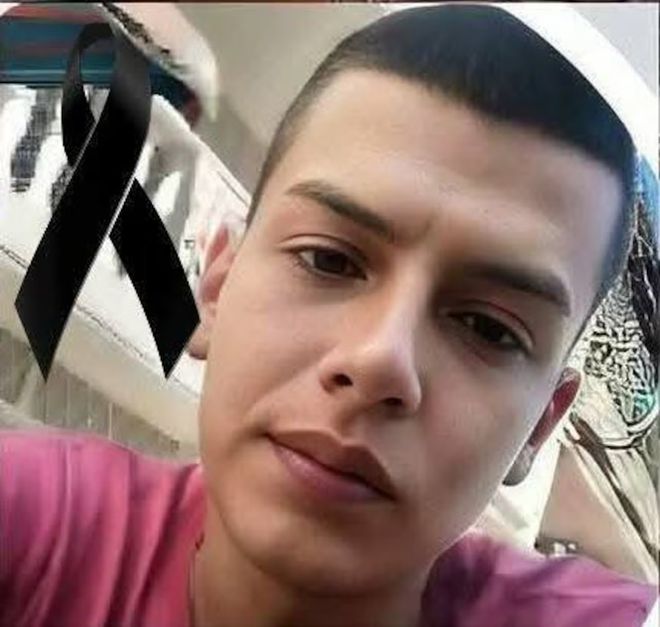 货车撞断电缆，哥伦比亚摩托车司机被回弹的电缆击中身亡