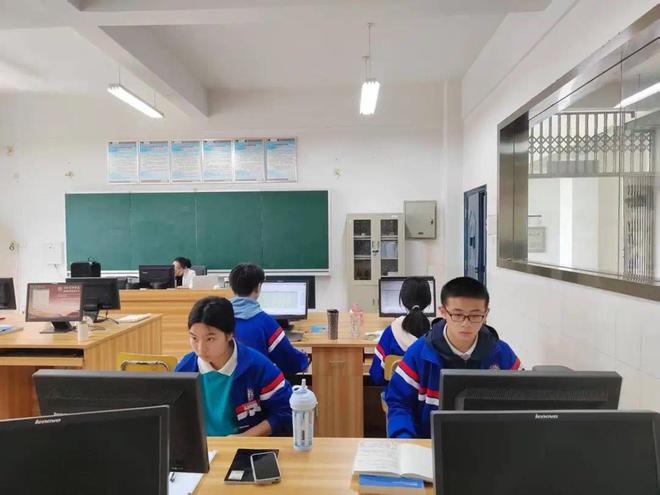 登上《人民日报》的中职少年兰棋：以“数智化会计探路人”再出发